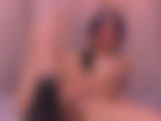 Live cam show with orchid-devourer - Kisses on Camsoda