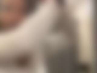 Live cam show with Caramel candy - Dreads on Camming Site