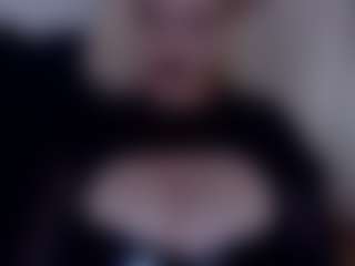 Live cam show with MistressDemiSweet - Strapon on xfollow cams