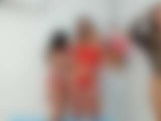 Live cam show with Giirls-Paradiise - Gagging on Camsoda