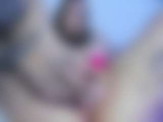 Live cam show with Gorgeous-Luna - Nora on crypto-cams