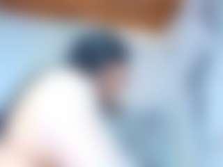 Live cam show with Naiax - Nipple Piercings on Latina Girls