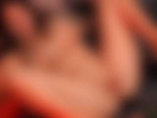Live cam show with Daniela-Brooks - Shaved on infinitiblacc.com