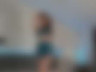Live cam show with Hailey-Green - Sport on Strip Flash - Live Sex Shows
