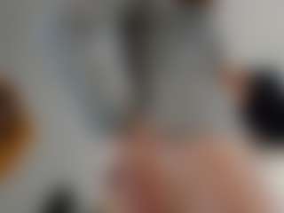 Live cam show with Hailey-Green - Costume on StripNow
