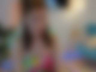 Live cam show with Hailey-Green - Flirt on CamClone