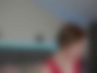 Live cam show with Hailey-Green - Kisses on TeamSkeetLive