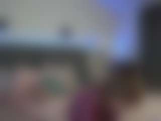 Live cam show with Hailey-Green - Brown Hair on Hubzter Live