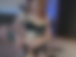 Live cam show with Hailey-Green - Flirt on Milfs Live