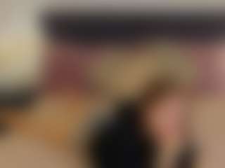 Live cam show with Hailey-Green - Game on LiveSexCams6