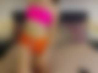 Hailey-Green's Live Sex Cam Show