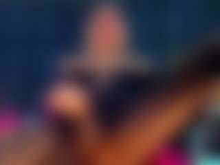 Show de cam en vivo con britneyortegax - Smoking en Camsoda