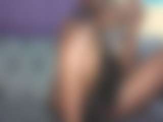 Live cam show with pretty-diva - Shower on AdultVida.com