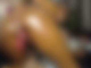 Live cam show with Queen-bree - Ebony on hotwifechat.live