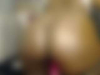 Queen-bree's Live Sex Cam Show