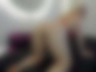 Live cam show with NatiiBigass - Flex on Camming Site