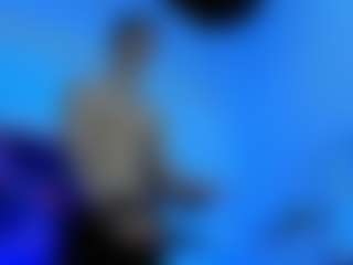 Live cam show with Oliverthompson01 - Bald on Camsoda