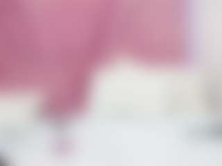 Spettacolo in cam dal vivo con hornybarelylegalgirl - Granny su Camsoda