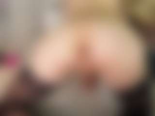 Live cam show with CuteArii - Brown Eyes on Soda Cam