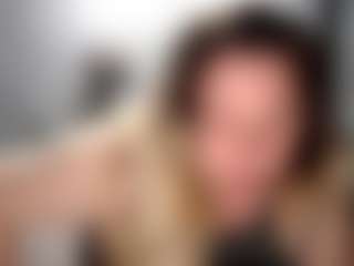 candycream17's Live Sex Cam Show