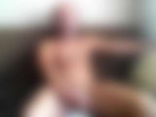 Live cam show with Buck Wessle - Average on friskycurves.com