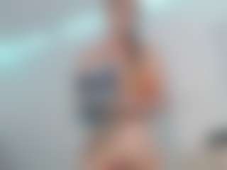 Live cam show with nicoledollts - Gray Eyes on Gym Cam Girls