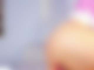 Live cam show with Alahia-Dangelo - Smoking on Dare Cams