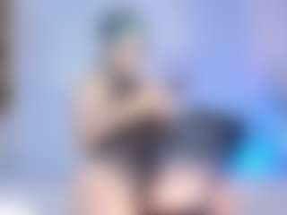 Live cam show with Alahia-Dangelo - Drinking on Mixed Magazine Live