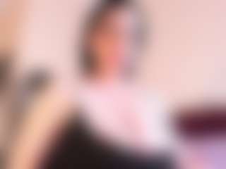 Live cam show with Jayden Jones - Petite on Livezox