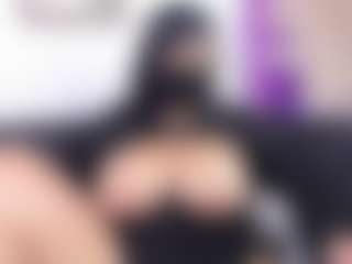 Live cam show with Zulema-Parvin - Trimmed Arab on Camsoda