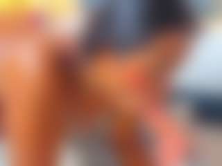 Miahorny69's Live Sex Cam Show