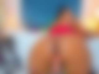 Live cam show with Miahorny69 - HD MILF on CamClone