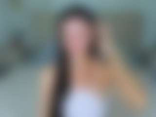 Live cam show with SnowWhiteee - Moaning on livesuperchat.net