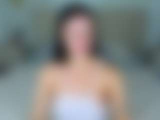 Live cam show with SnowWhiteee - Green Eyes on Mixed Magazine Live