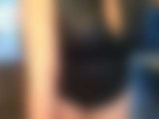 Blondecougar's Live Sex Cam Show