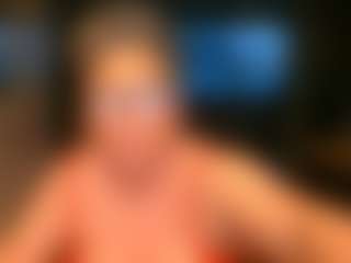 Blondecougar's Live Sex Cam Show