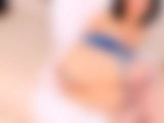 ArinnaRussell MILF webcam performer live streaming