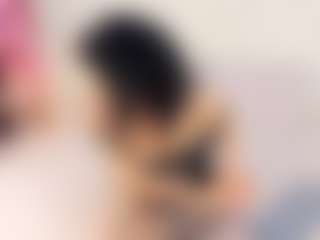 Live cam show with ArinnaRussell - Mature Young Adult on Mixed Magazine Live