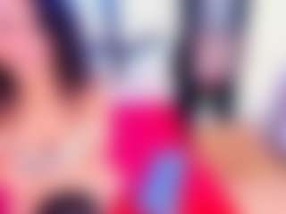 ArinnaRussell MILF webcam performer live streaming