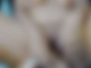 Live cam show with misseylenss - Tittyfuck on AdultVida.com