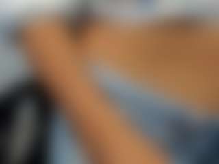 Live cam show with misseylenss - Hazel Eyes on AdultVida.com