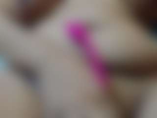 Live cam show with misseylenss - Hazel Eyes on Free Soda