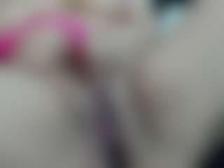 Live cam show with misseylenss - Tittyfuck on StripNow