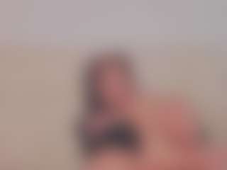 Emilyy-77's Live Sex Cam Show