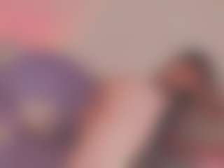 Cam Show en direct de Emilyy-77