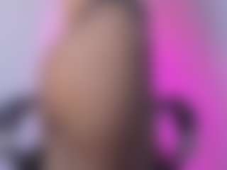 Emilyy-77's Live Sex Cam Show