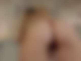 Live cam show with Michelle-Blond - Skinny on AdultVida.com