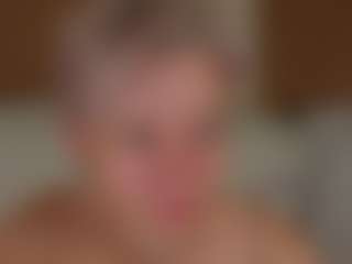 Live cam show with Michelle-Blond - Moaning on Strip Flash - Live Sex Shows
