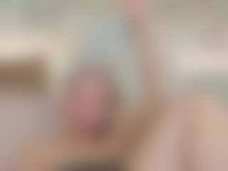 Live cam show with Michelle-Blond - Blonde Hair on Camsoda
