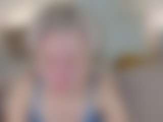 Live cam show with Michelle-Blond - Spanks on Milfs Live